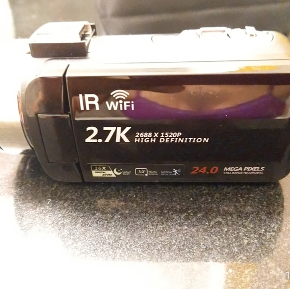 **NEVER USED** DVC camcorder with accessories! - Picture 14 of 15